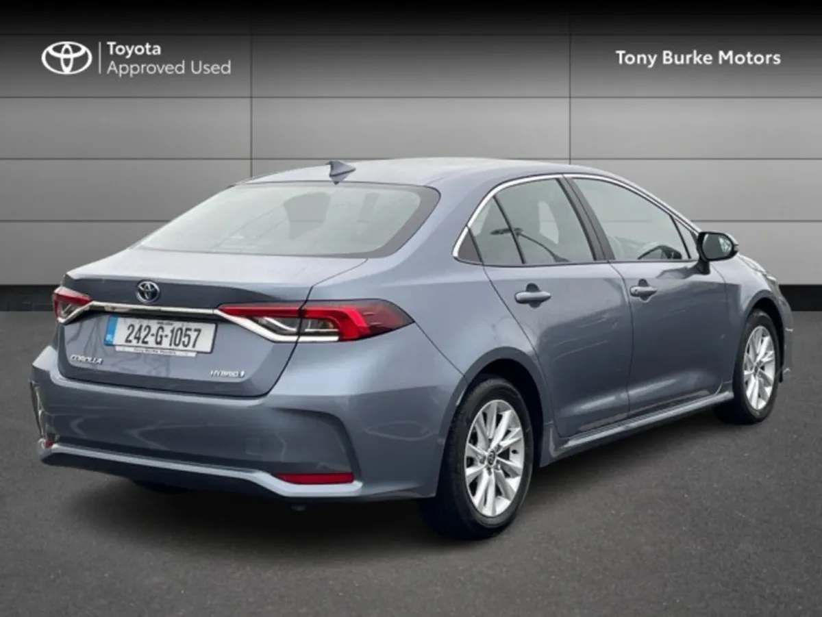 Toyota Corolla Saloon Hybrid - Luna Edition - 1.8 - Image 2