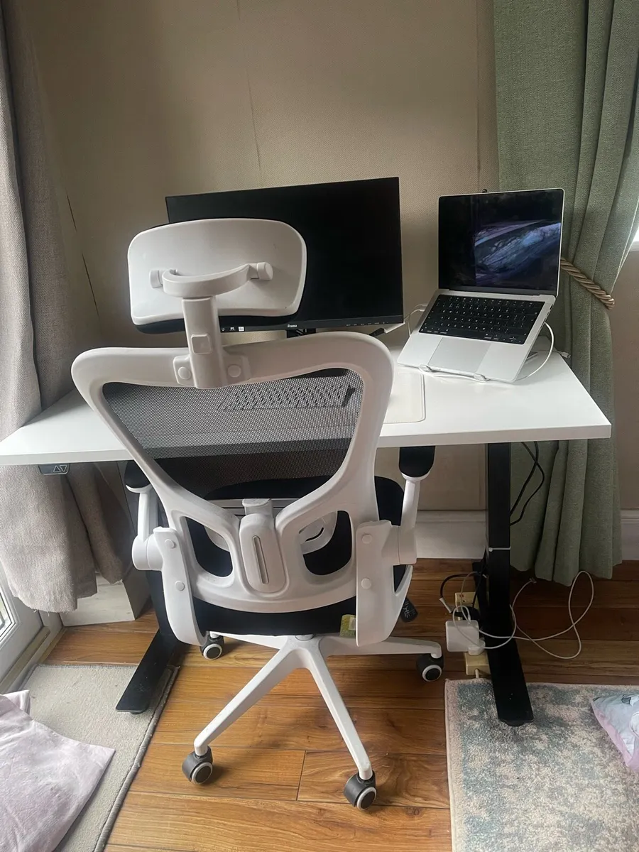 Sit/stand desk - Image 2
