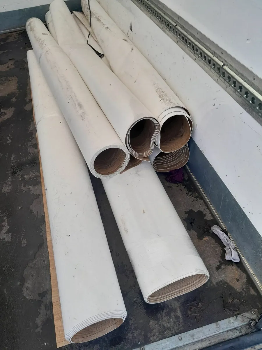 Vinyl flooring - Image 1