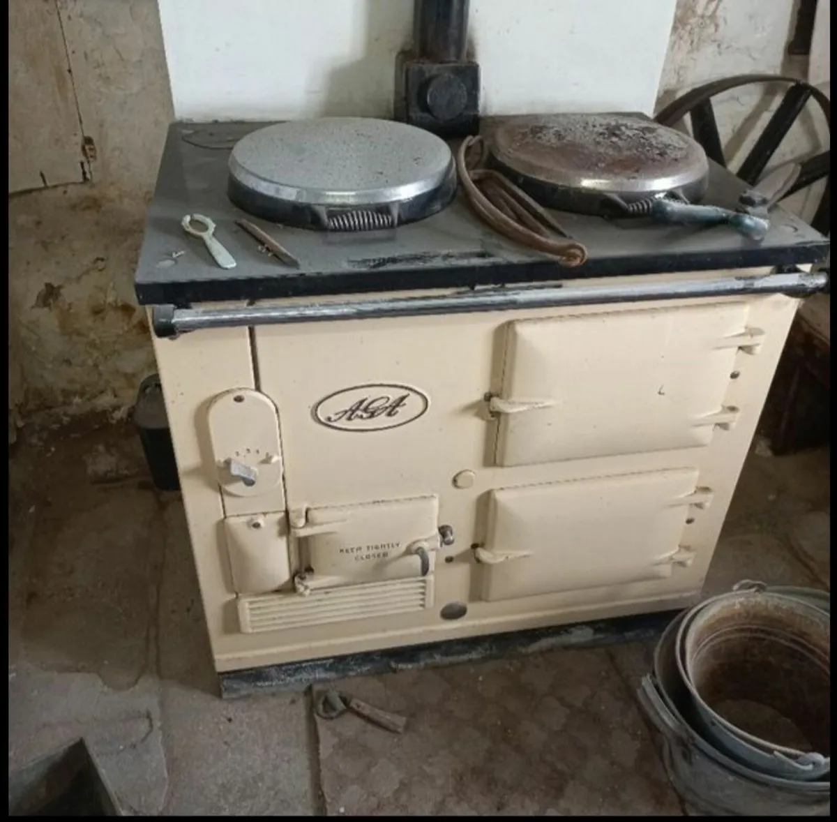 Aga Cooker Oil powered - Image 1