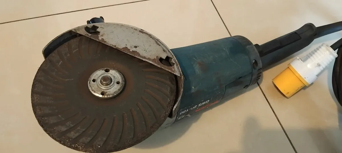 Bosch GWS 20-180 Angle Grinder 110v - Image 3