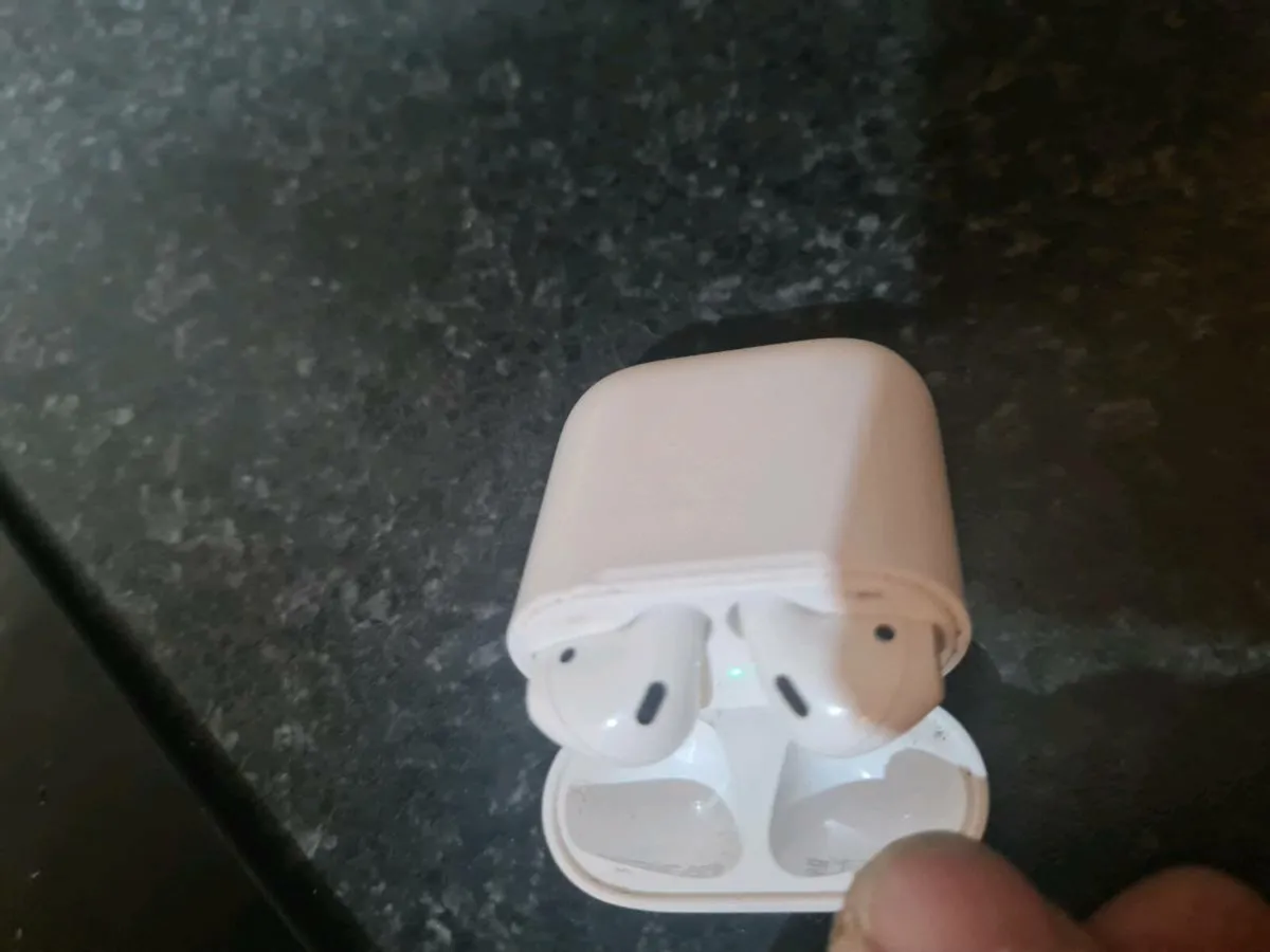 APPLE AIRPODS - Image 2