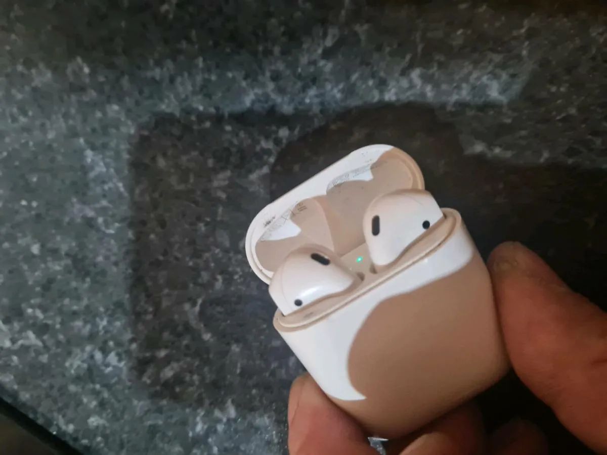 APPLE AIRPODS - Image 4