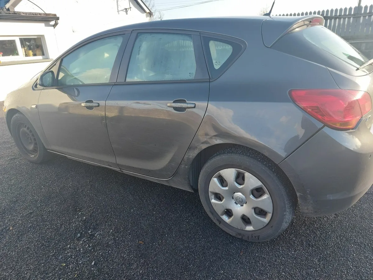 Vauxhall Astra 2011 - Image 3
