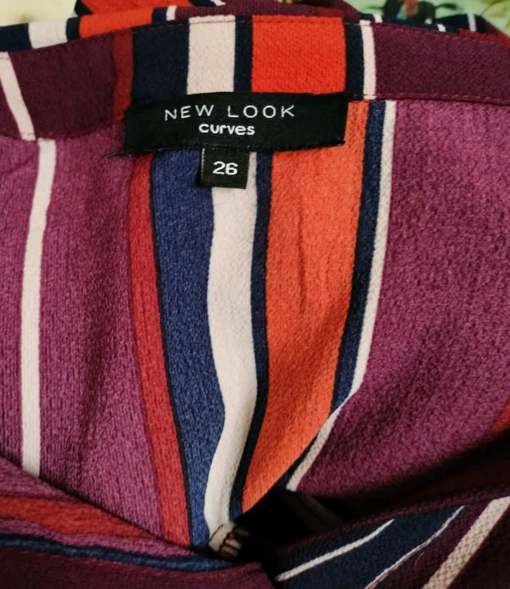 Ladies Multicoloured New look CURVES shirt like dr - Image 4