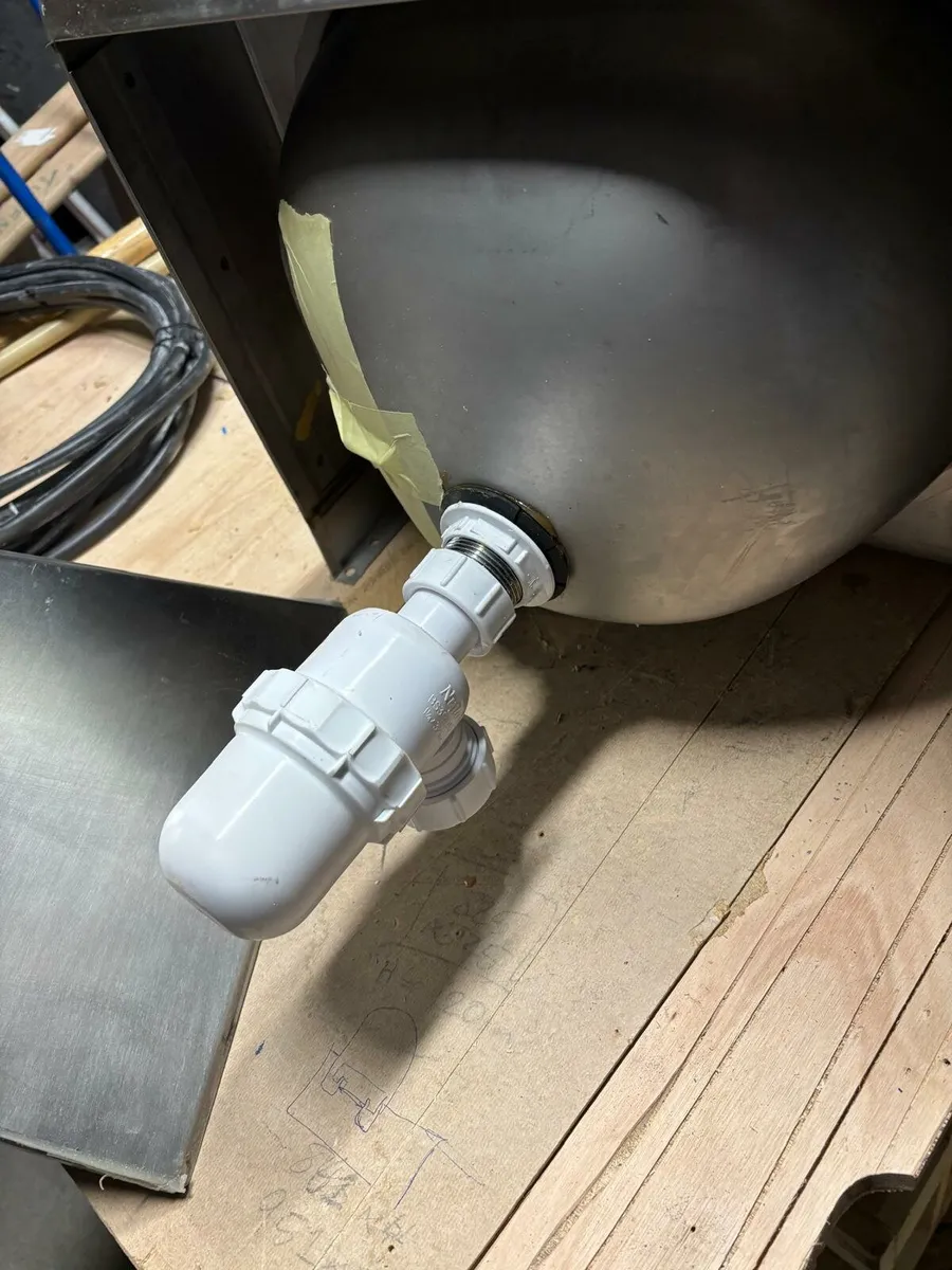 Stainless sink - Image 4