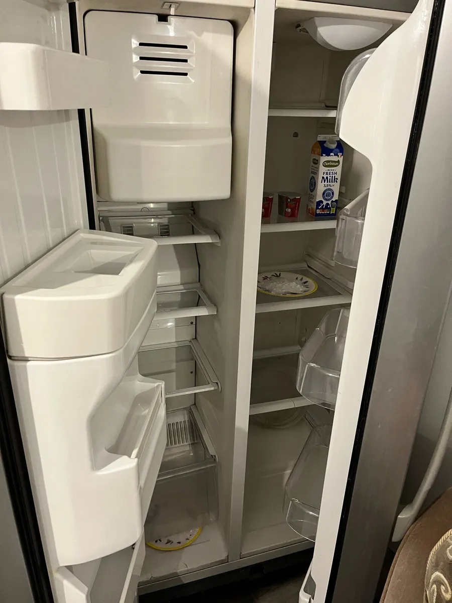 FREE broken fridge for parts - Image 2