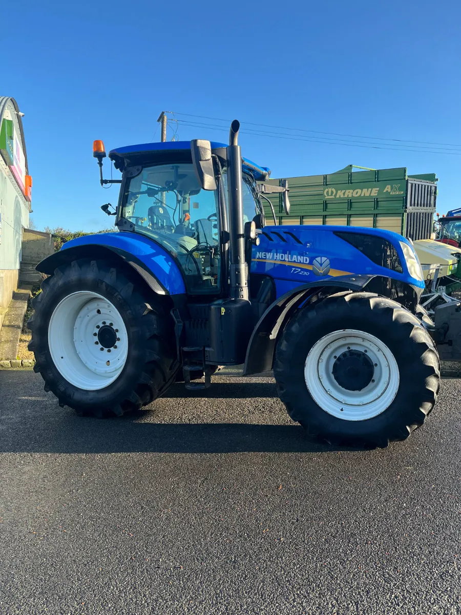 New Holland T7.230 - Image 2