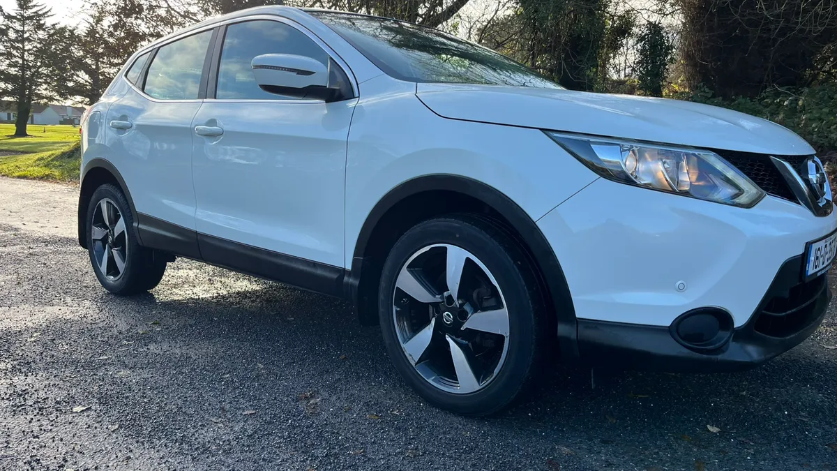 Nissan Qasqai  Artic white - Image 2