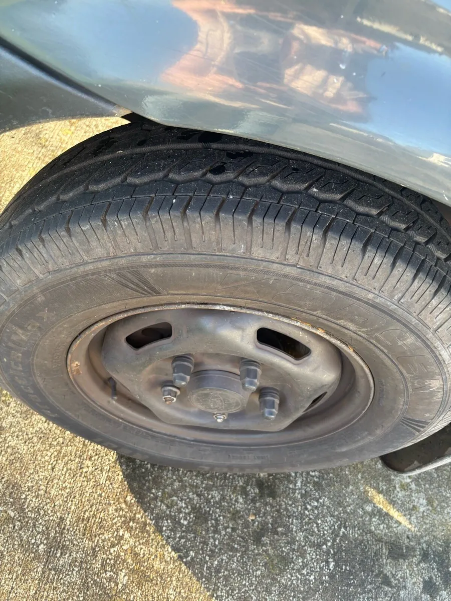 Camper van - Image 4