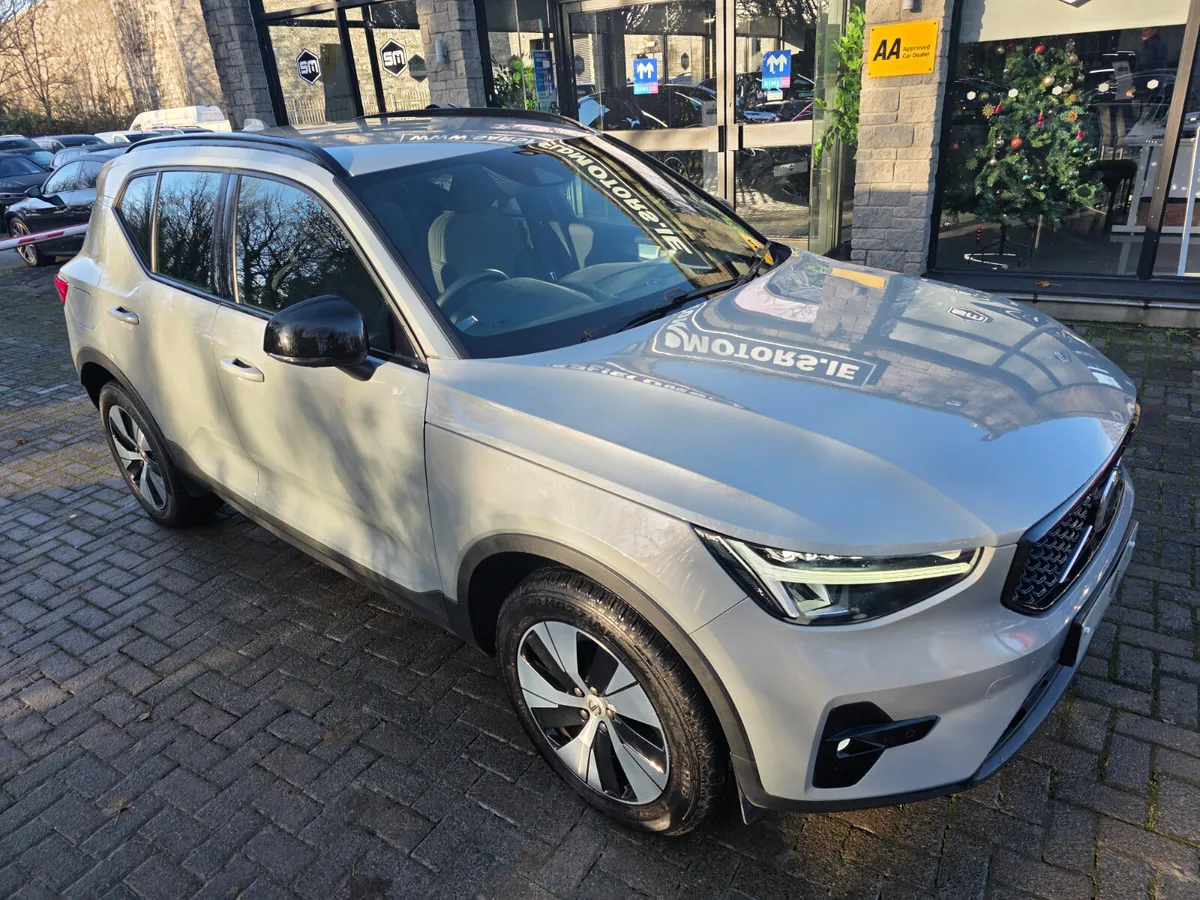 2023 VOLVO XC40 RECHARGE T6 PLUS DARK AWD 350 BHP - Image 3