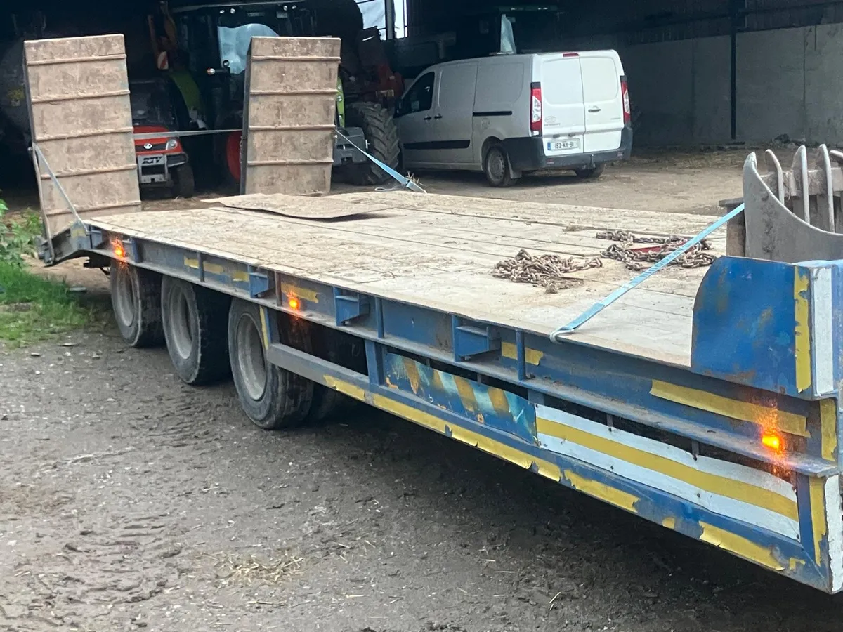 Tri axle Low Loader LowLoader - Image 4