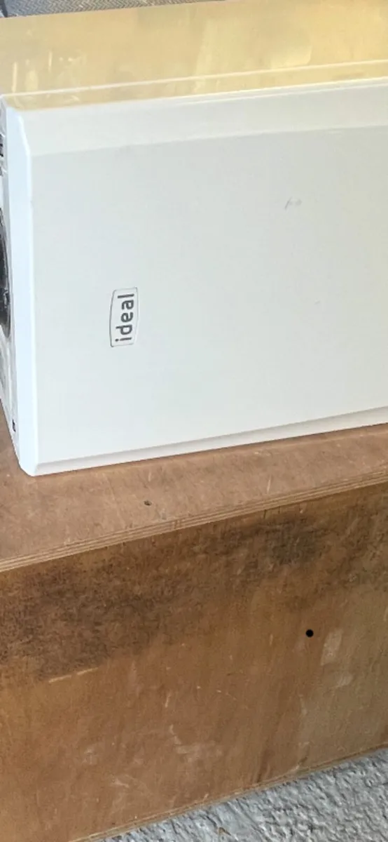 Gas boiler / fittings - Image 1