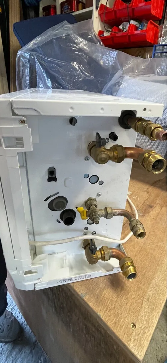 Gas boiler / fittings - Image 2
