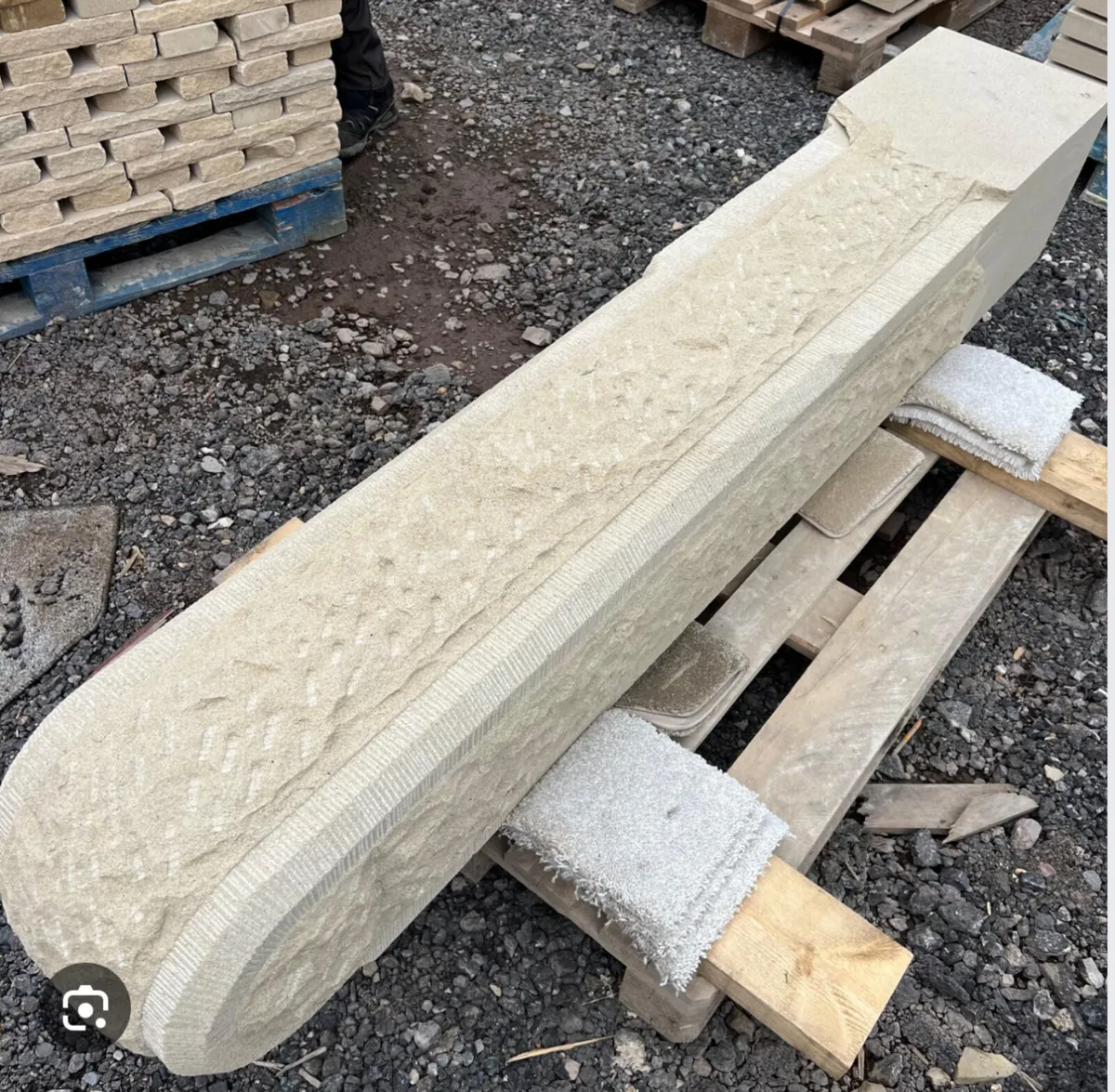 Stone pillars - Image 2