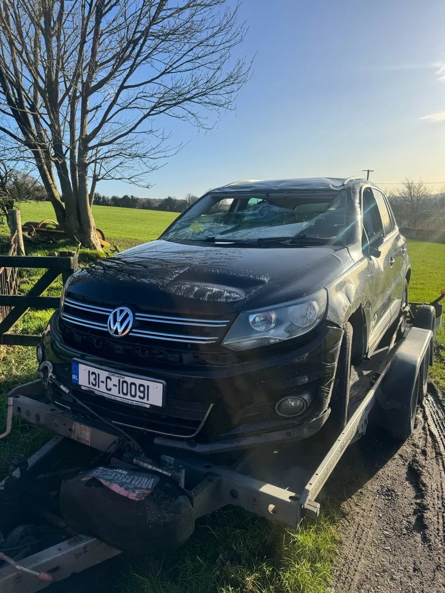 Volkswagen Tiguan 2013 complete car for parts - Image 4