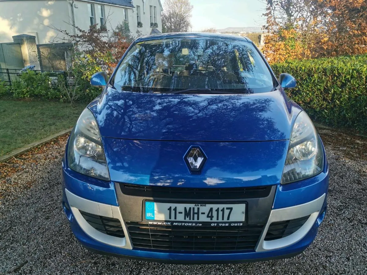 2011 Renault Scenic 1.5L DCI Diesel 5-Door MPV - Image 2