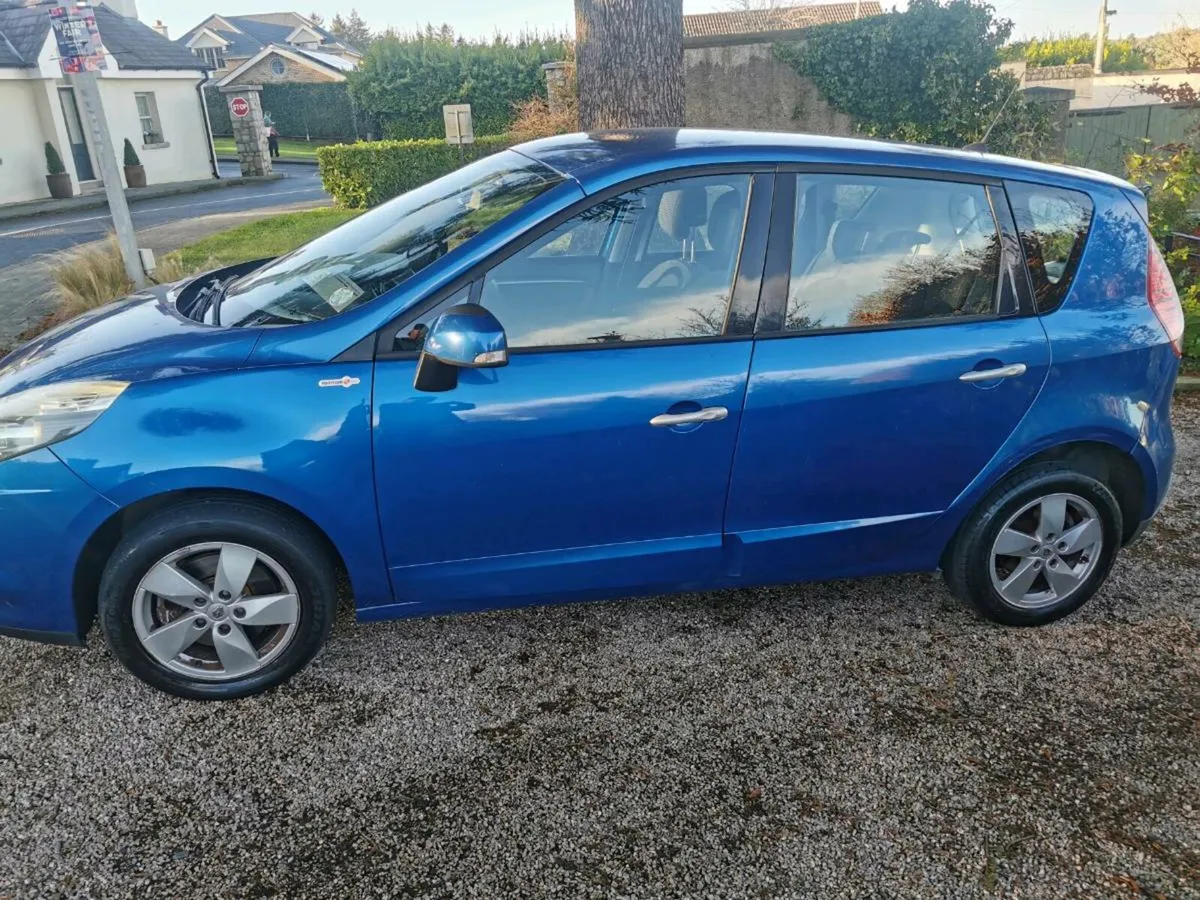 2011 Renault Scenic 1.5L DCI Diesel 5-Door MPV - Image 4
