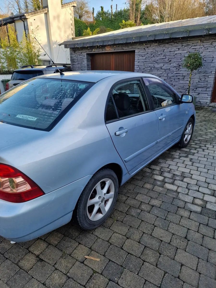 Toyota Corolla 2005 - Image 2