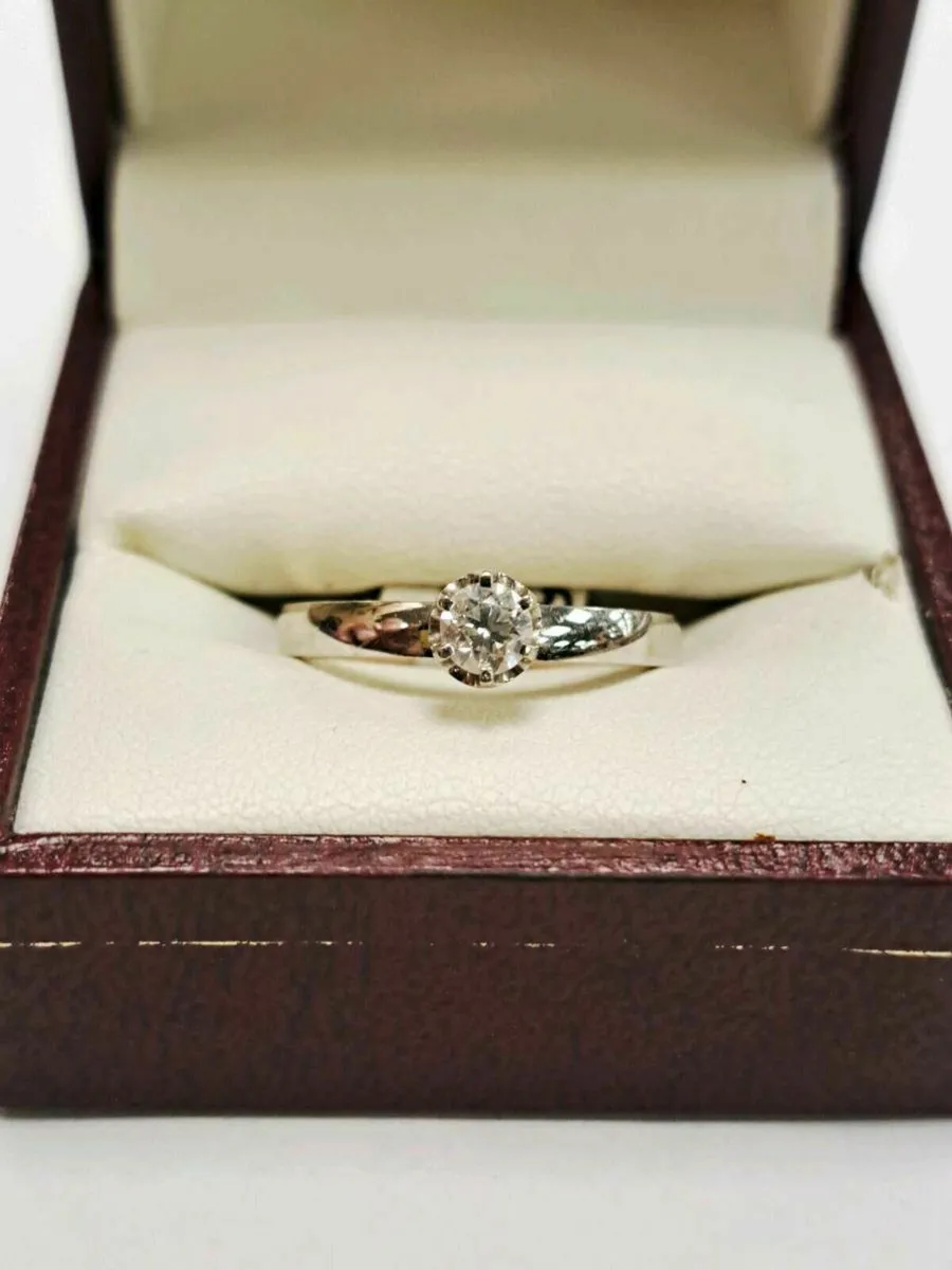 14K White Gold Diamond Ring 14CT - Image 1