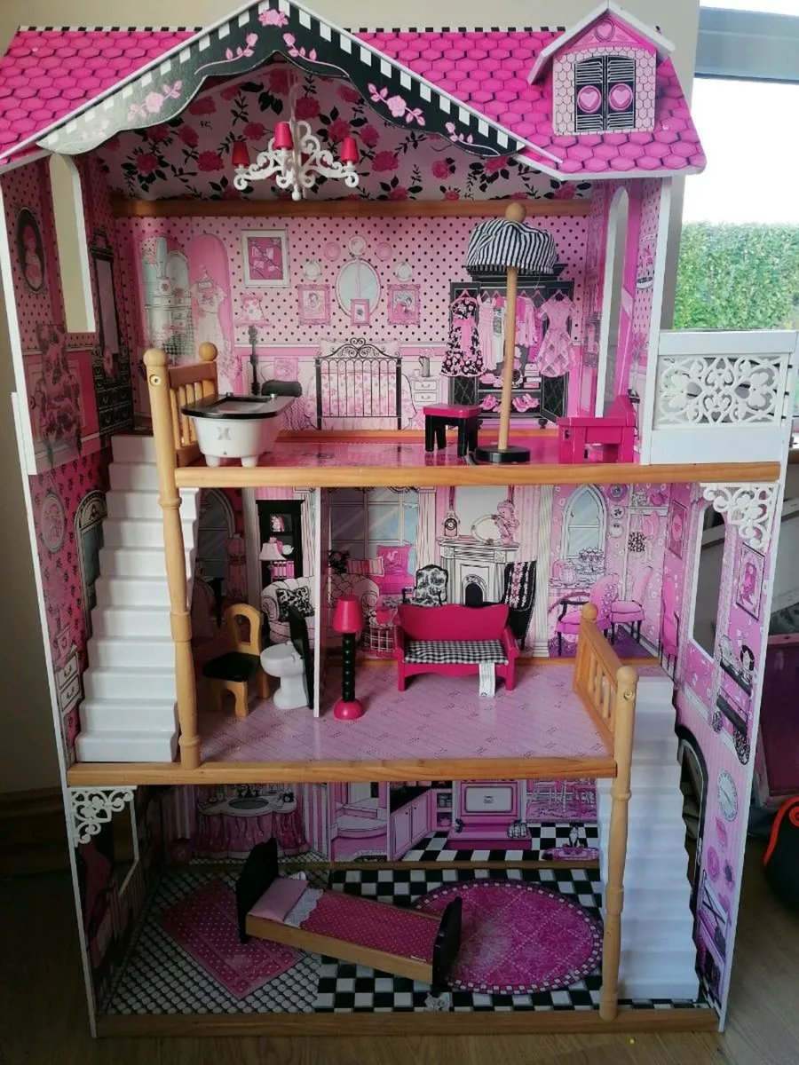 Dolls house - Image 1