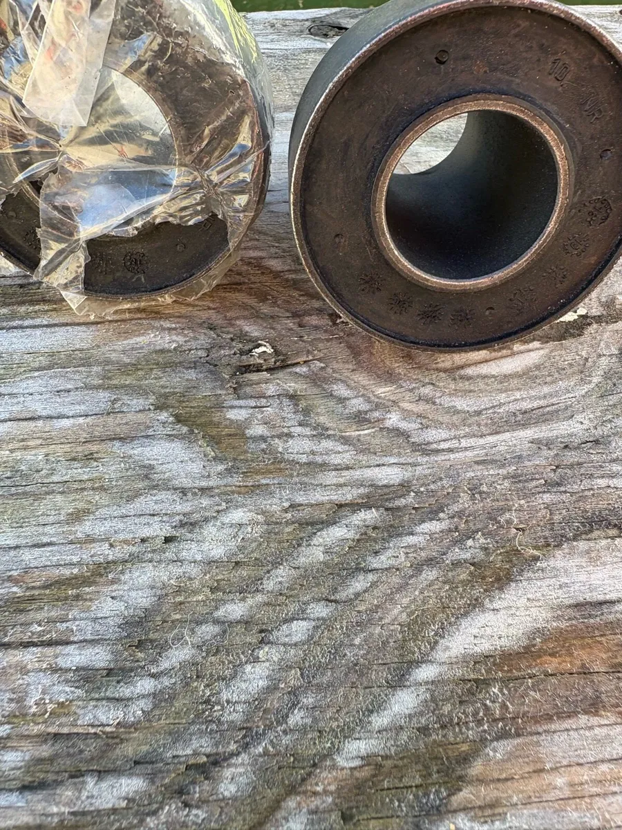 Renault 5 rear bushes.. - Image 1