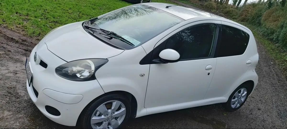 Toyota Aygo vvt-i go 1.0  2011 - Image 2