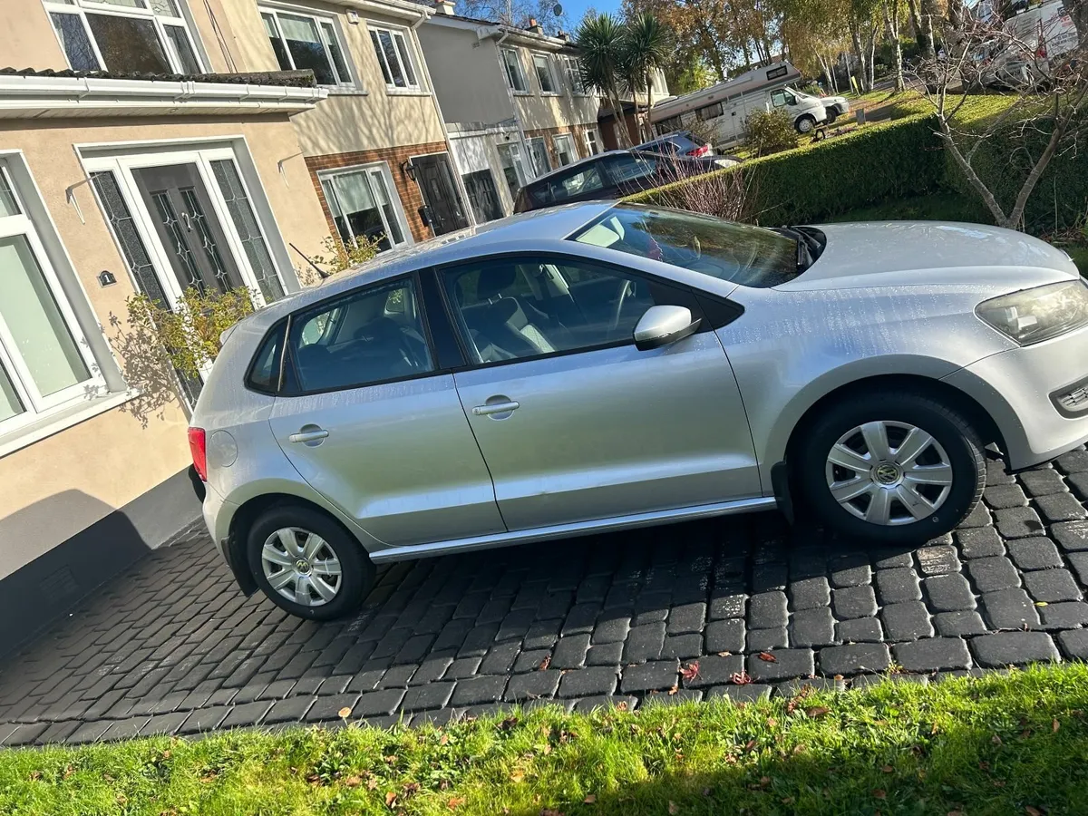 Volkswagen Polo 2011 - Image 2