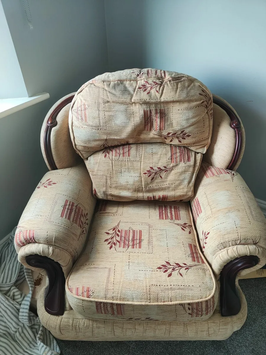 Free Sofa and 2 arm chairs - Image 3