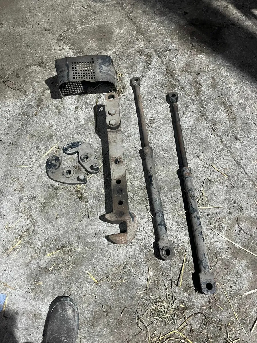 Tractor Hitch - Image 2