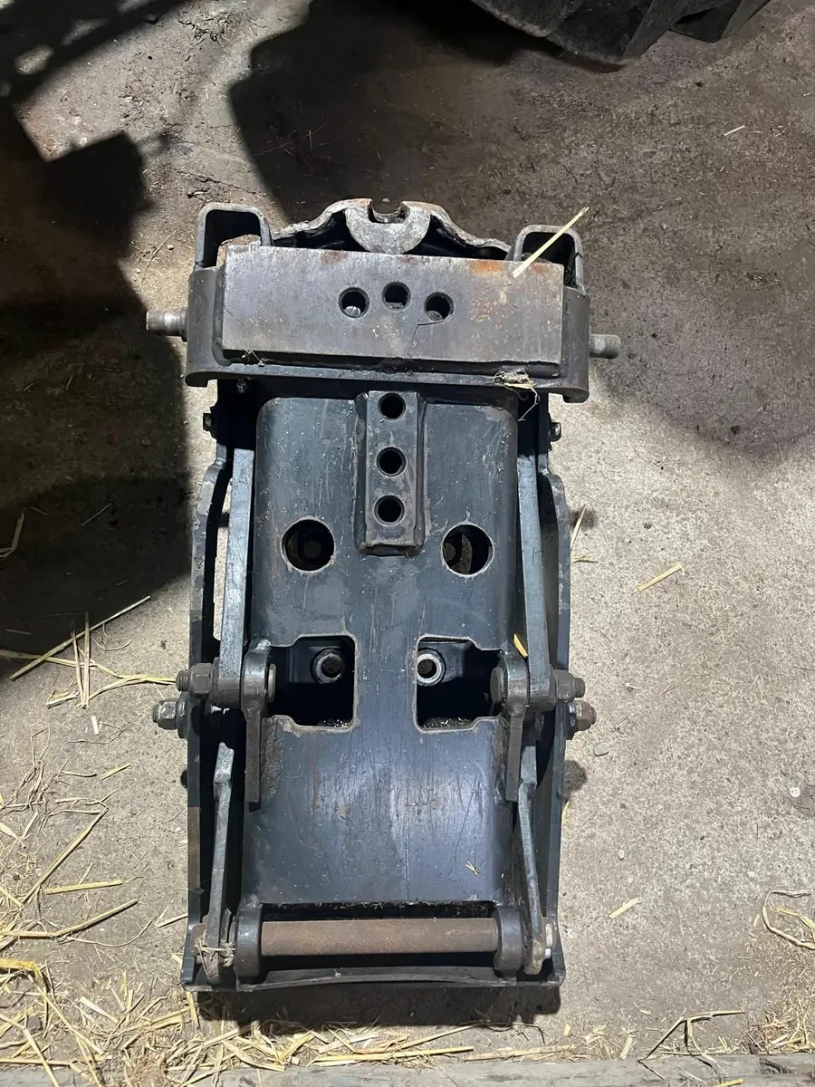 Tractor Hitch - Image 1