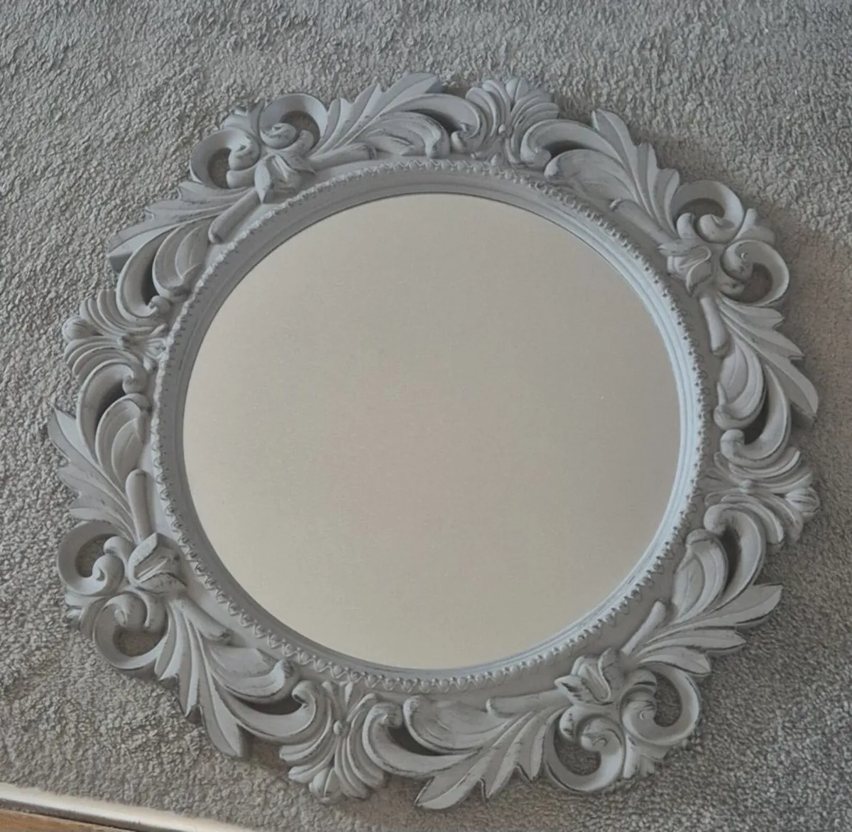 Grey mirror