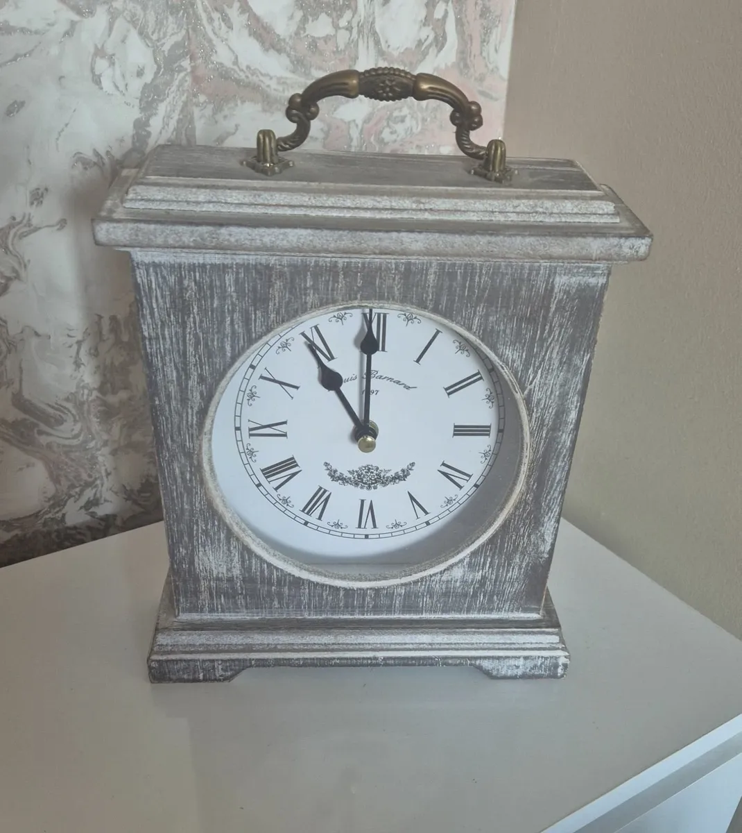 Mantle clock