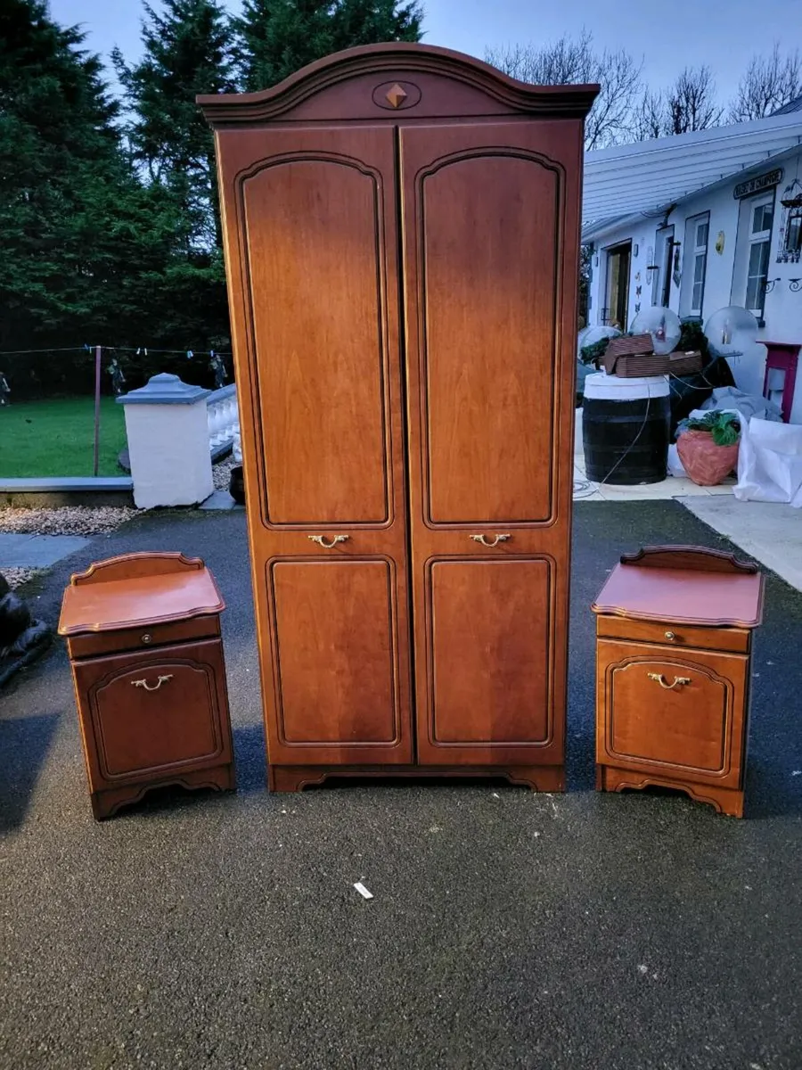 Beautiful Mahogany Wardrobe + 2 lockers - Image 2