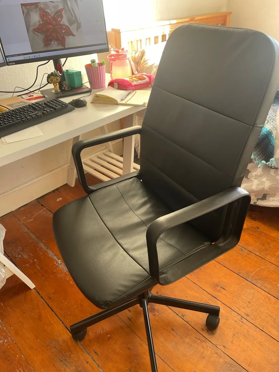 Office chair - Image 1