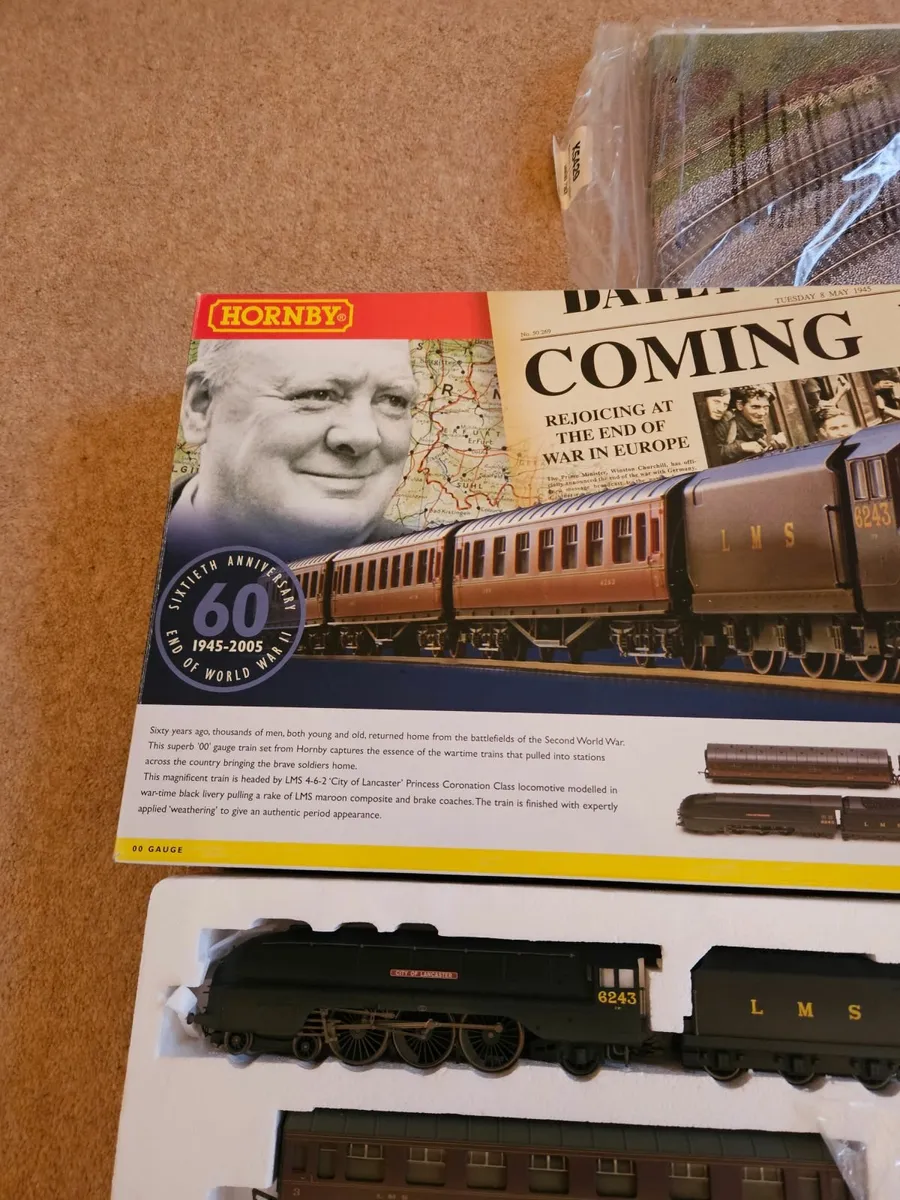 Hornby OO Gauge Train Set Coming Home - Image 4