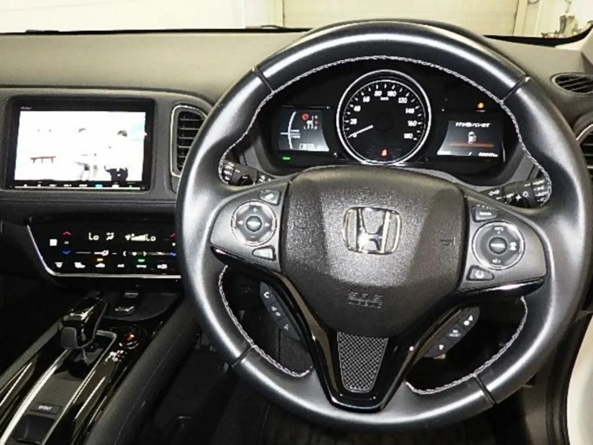 Honda Vezel HYBRID - HALF BLACK LEATHER - LEATHER - Image 3