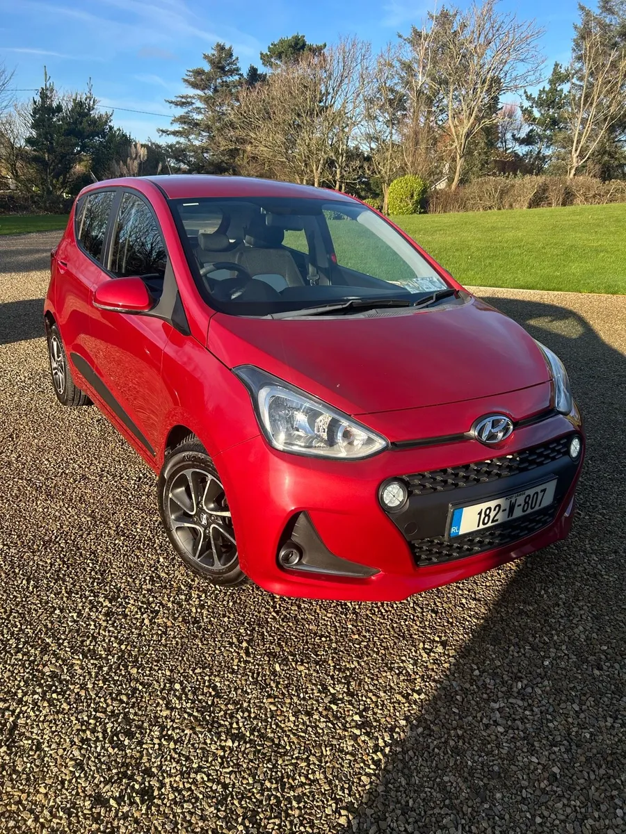 Hyundai i10 Deluxe - Image 1