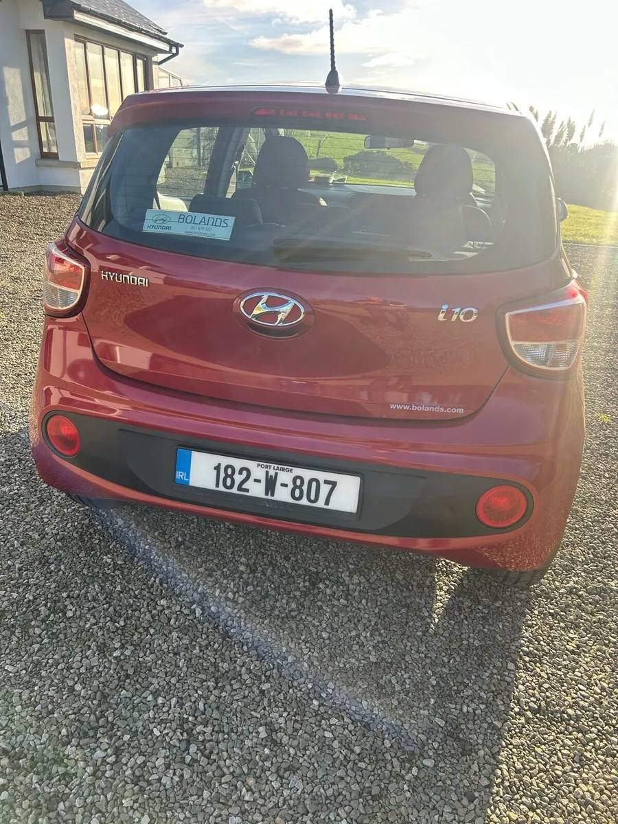Hyundai i10 Deluxe - Image 2