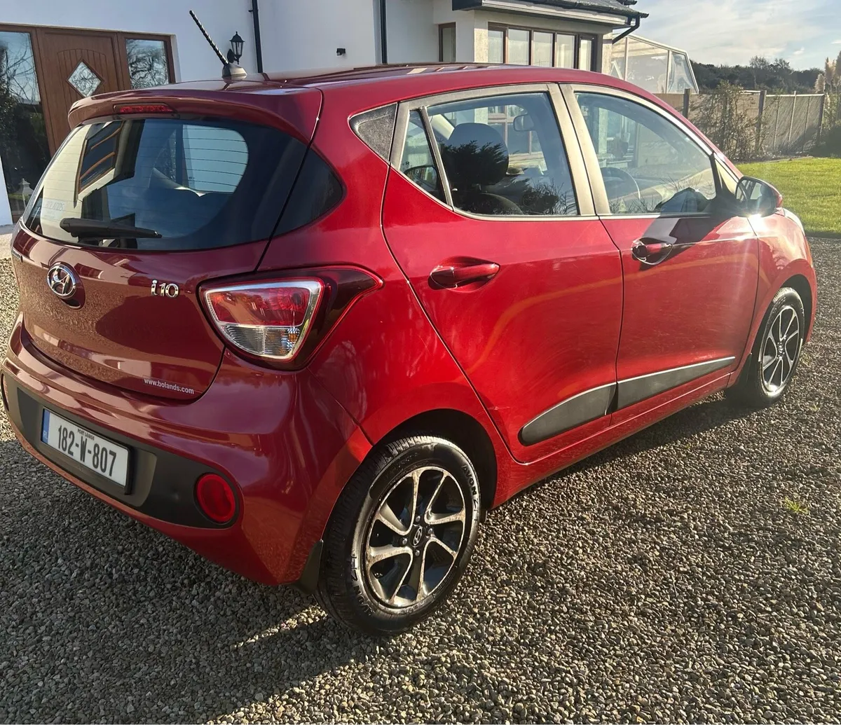 Hyundai i10 Deluxe - Image 3