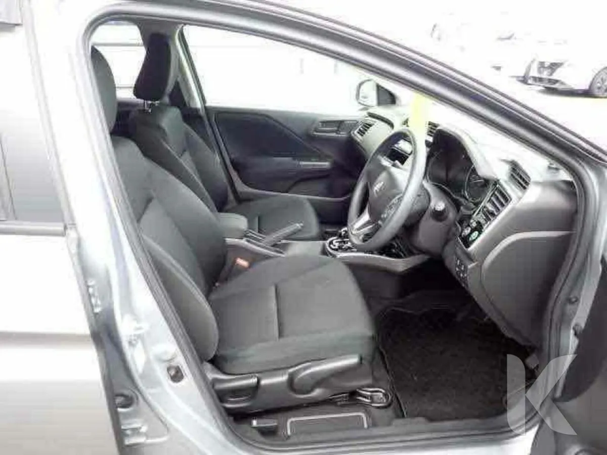 Honda Grace HYBIRD - HONDA SENSING - Image 3