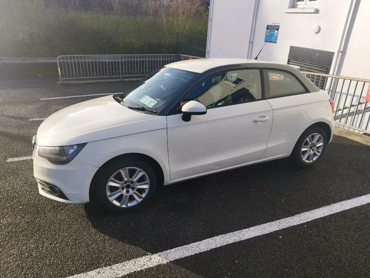 Audi A1 2011 - Image 2