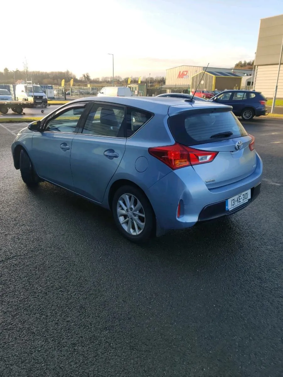 131 Toyota Auris 1.4 diesel €5500 ono - Image 1