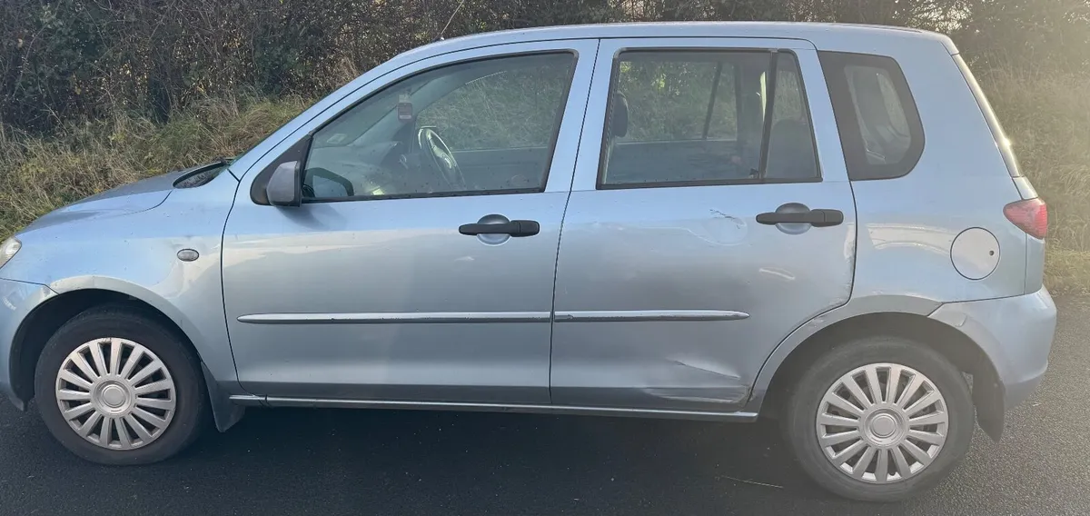 Mazda 2 2006 - Image 2