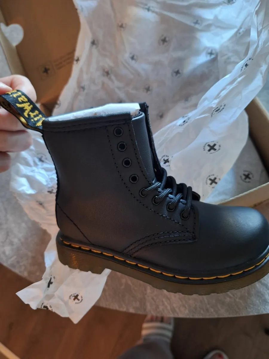New Dr.Martens boots toddler size 7 - Image 3
