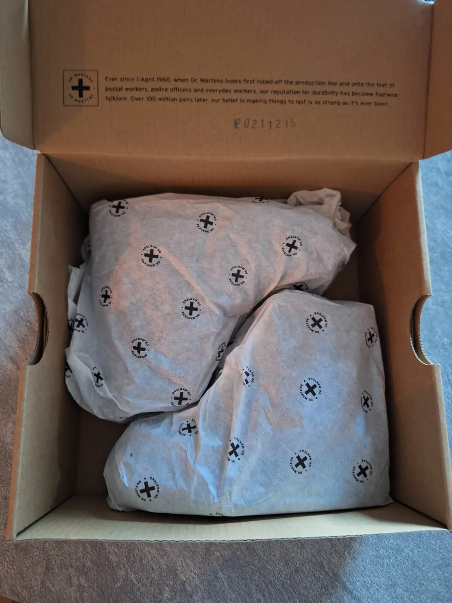 New Dr.Martens boots toddler size 7 - Image 4