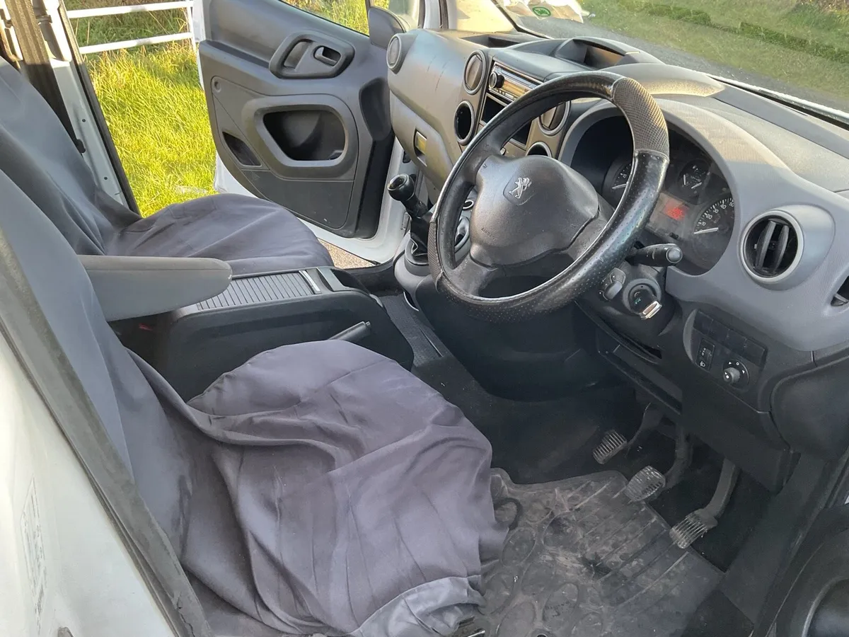 12 Peugeot partner van - Image 4