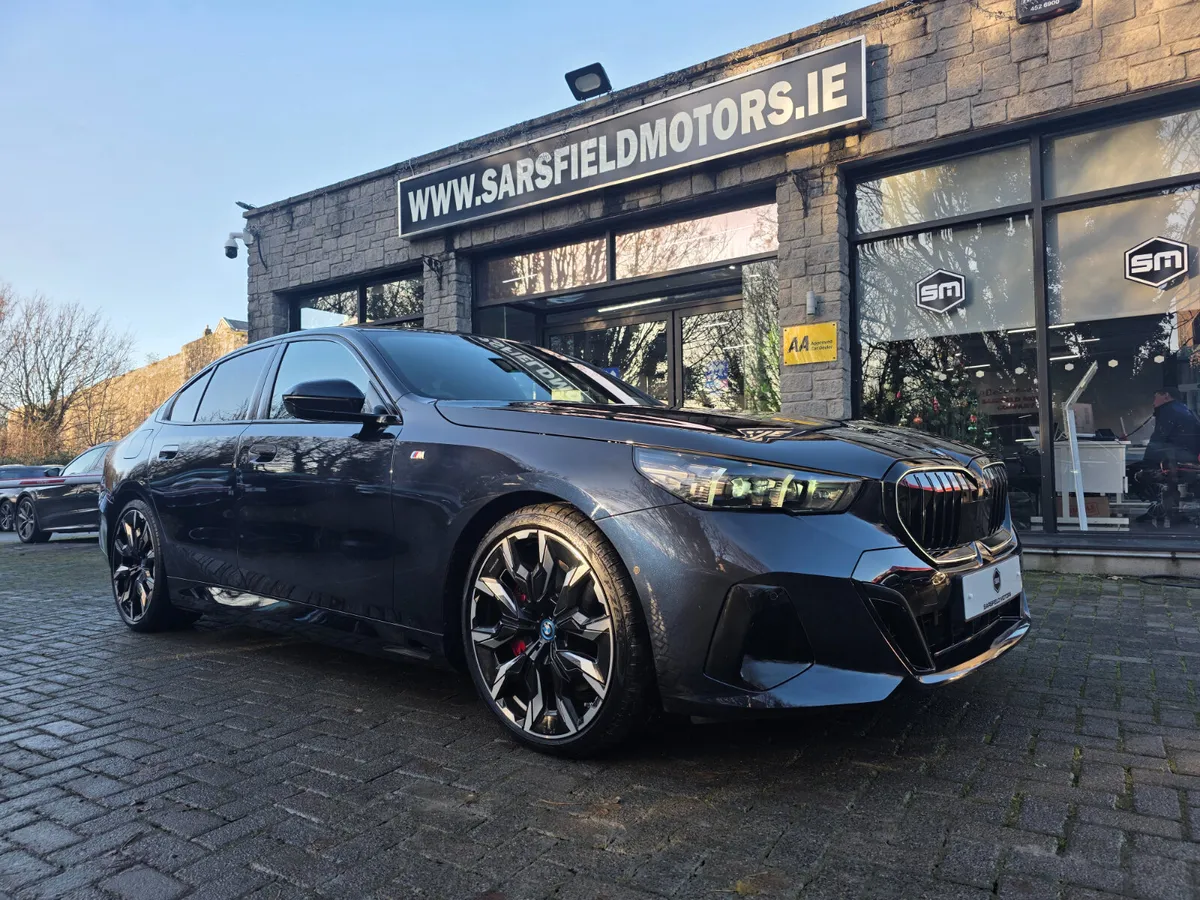 2024 BMW 550E M-SPORT PRO XDRIVE. - Image 1
