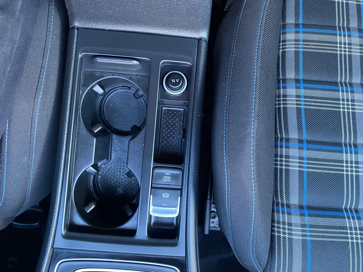 Volkswagen Golf 2016 - Image 2