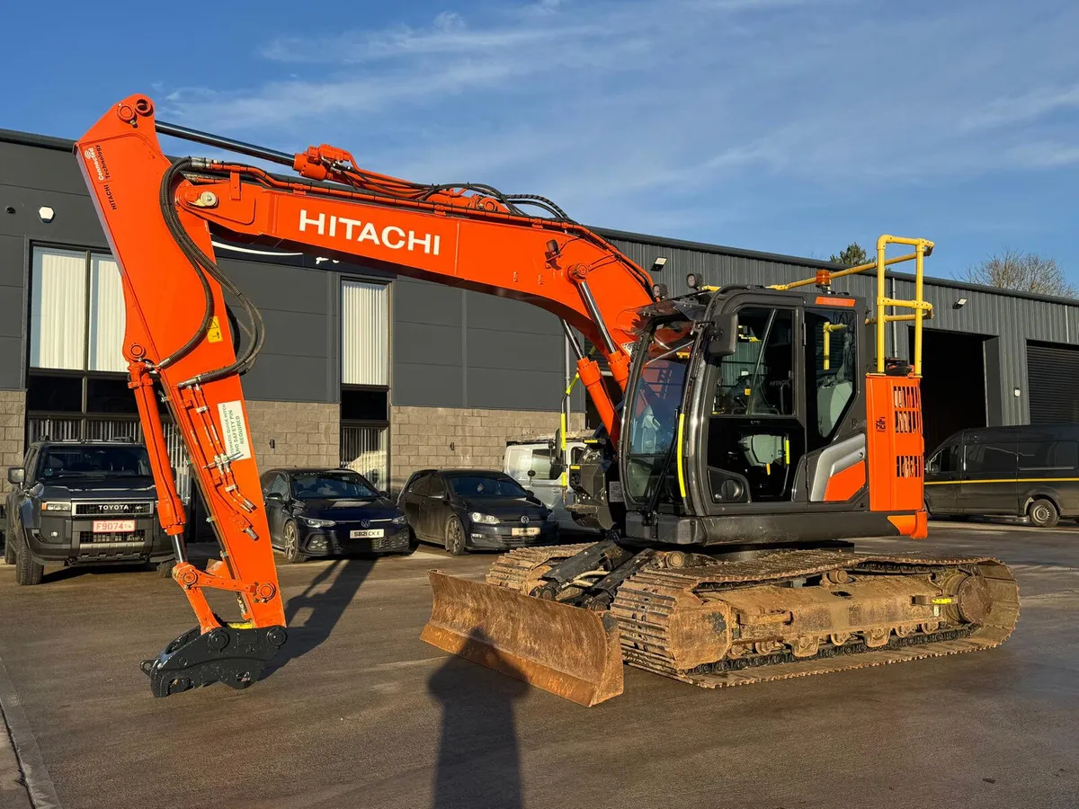 2022 Hitachi ZX135USBL-7 - Image 1